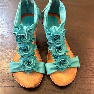 Chic Blue Floral Women's Sandals
